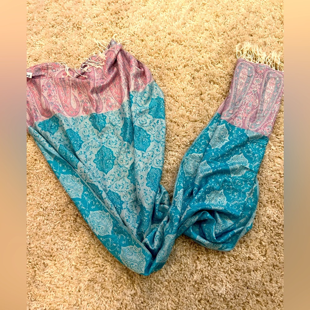 NWOT Pashmina Pink And Blue Scarf or Wrap Unusually Pretty